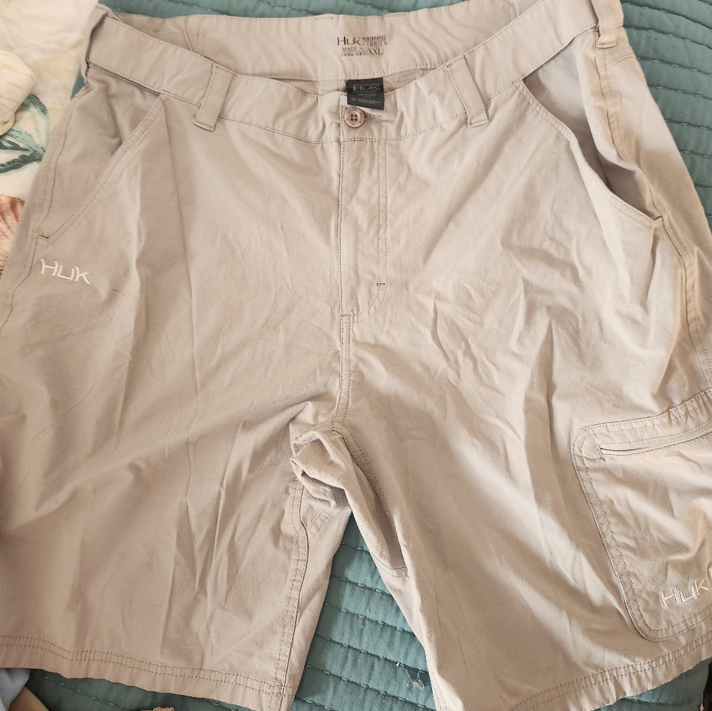 Huk shorts